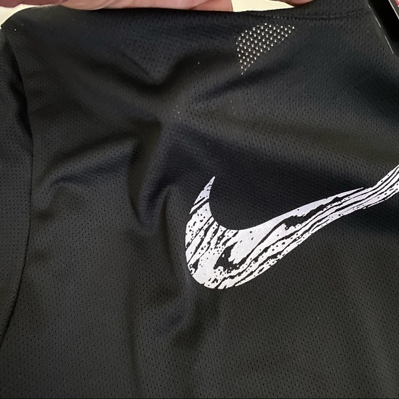 Nike Running Wild Run Breathe T-shirt Black Sz Small - Picture 11 of 14